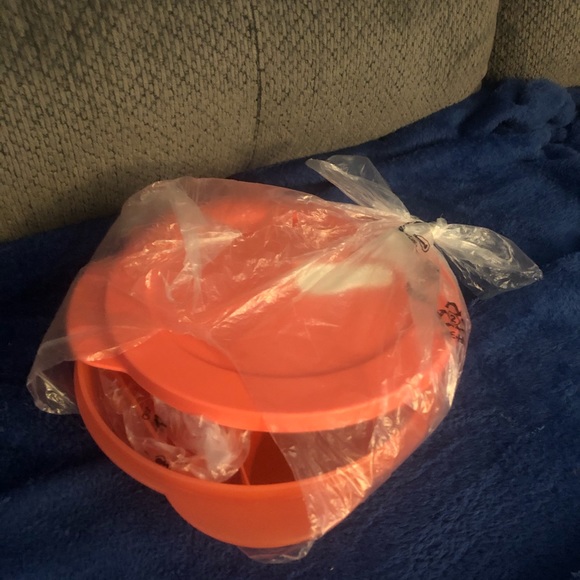 Tupperware Crystalwave Lunch N Dish with Cold Cup - Picture 2 of 2